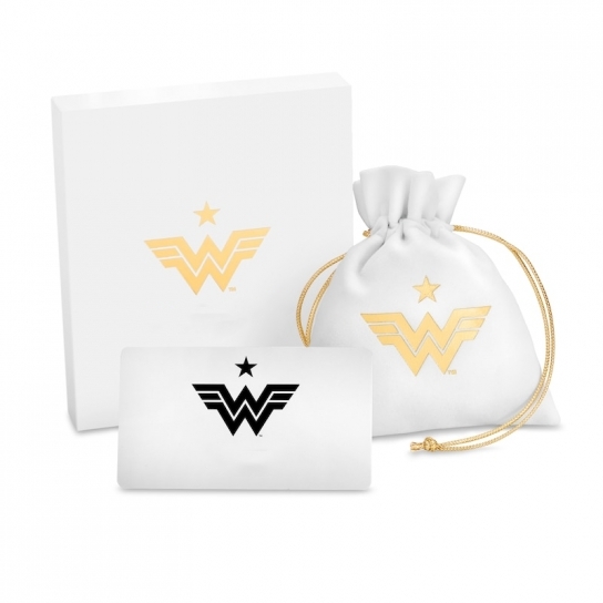 1/15 CT. T.W. Diamond Themyscira Island Pendant in 10K Gold:1/15 CT. T.W. Diamond Themyscira Island Pendant in 10K Gold